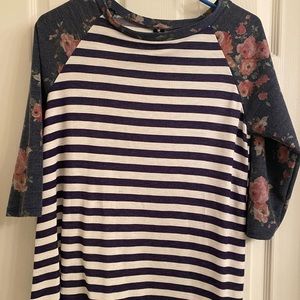 ✨ 3/$10 3/4 Sleeve T-shirt